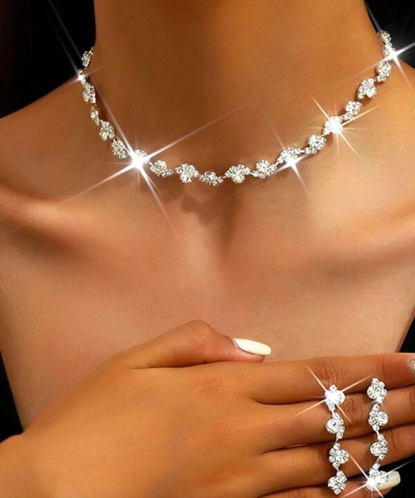 Unicra Bride Silver Necklace Earrings Set Crystal Bridal Wedding Jewelry Set Rhinestone Choker Necklace for Women and Brides