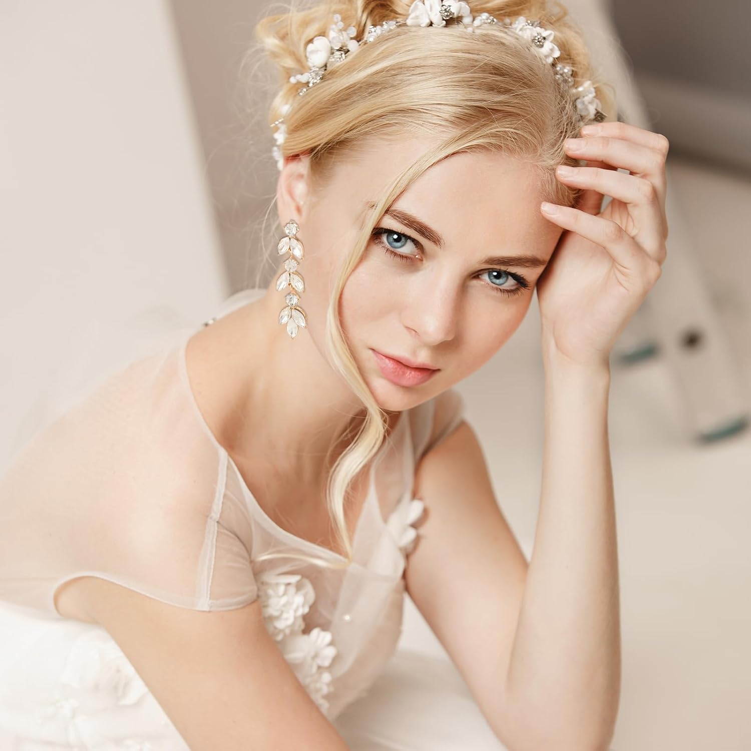 Wedding Rhinestone Dangle Earrings Elegant Bridal Crystal Drop Earrings for Women Bridesmaids Guest Party Prom