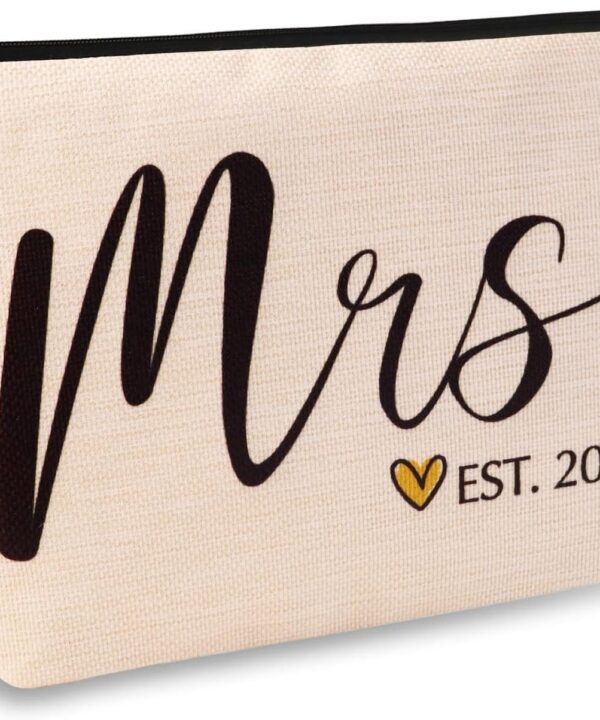 ancpeany Wedding Bridal Shower Gifts for Bride To Be 2026, Bachelorette Gifts for Bride Party Accessories, Future Mrs Makeup Bag, Wifey Engagement Gift for Women, Cosmetic Travel Pouch