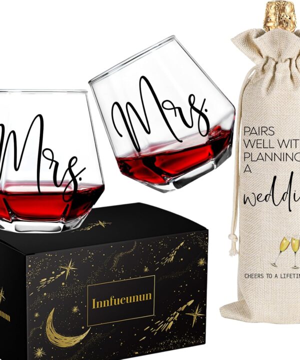 Mrs and Mrs Wine Glass Set of 2, Lesbian Couple Idea for Girlfriend, Engagement Gifts for Couples, Birthday Anniversary Valentine's Day Gifts for Newly Engaged Couples Her Wife Girlfriend
