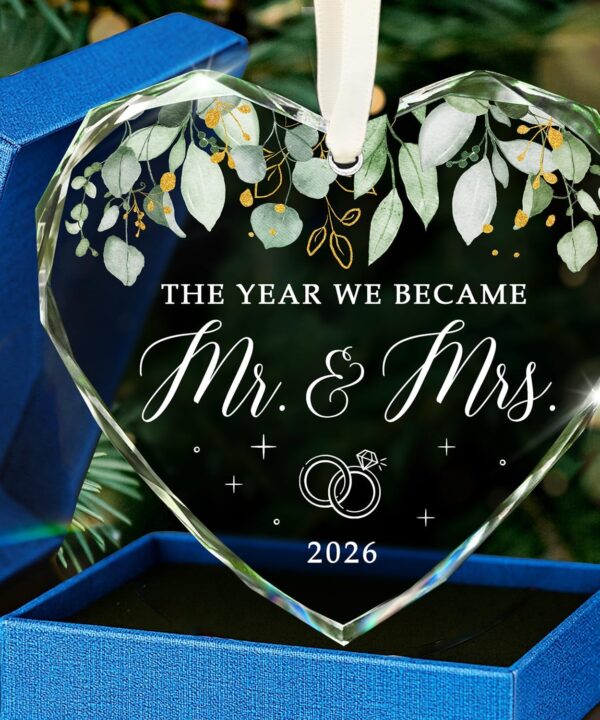 HEXMOZ Wedding Gifts for Couples 2026 - Mr and Mrs Gifts - Bridal Shower Gift, Wedding Ideas for Newly Wed, Bride, Future Mr Mrs - Just Married Glass Ornament 2026, 1st Married Couple Christmas Decor