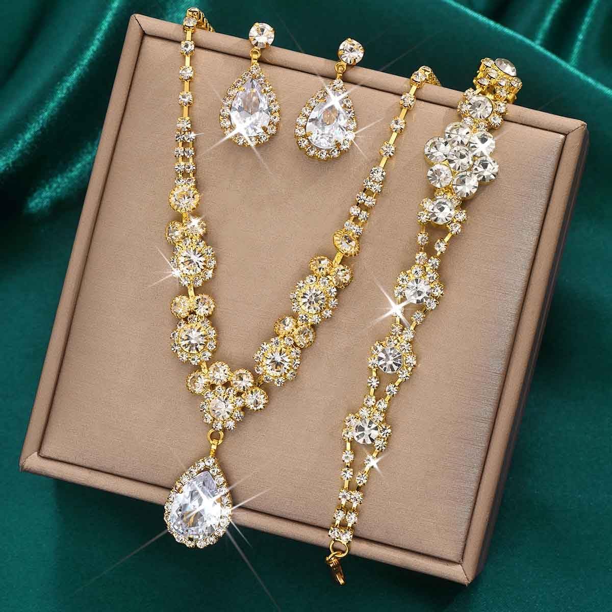 Unicra Bride Silver Bridal Necklace Earrings Set Crystal Bridal Wedding Jewelry Set Rhinestone Choker Necklace for Women and Brides