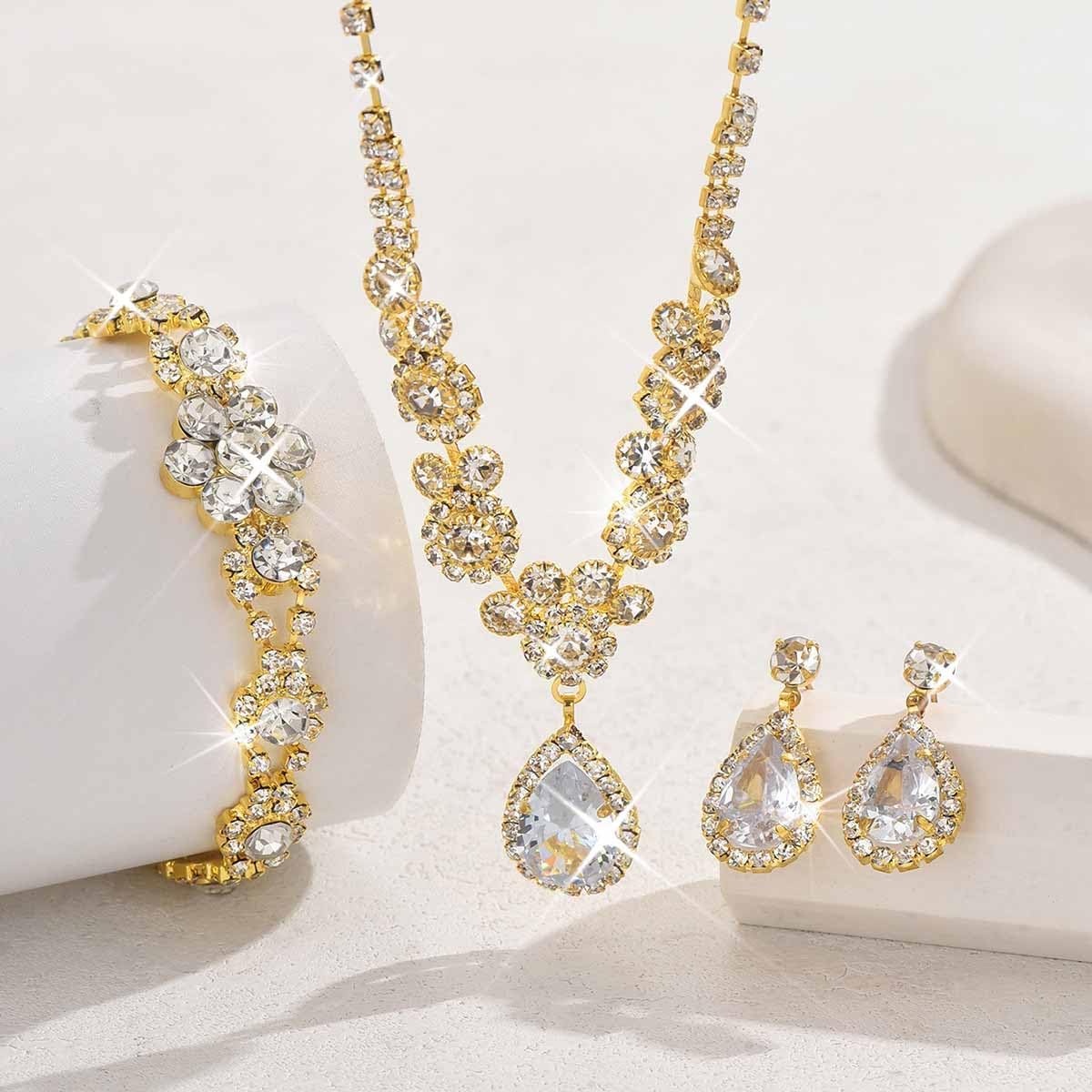 Unicra Bride Silver Bridal Necklace Earrings Set Crystal Bridal Wedding Jewelry Set Rhinestone Choker Necklace for Women and Brides